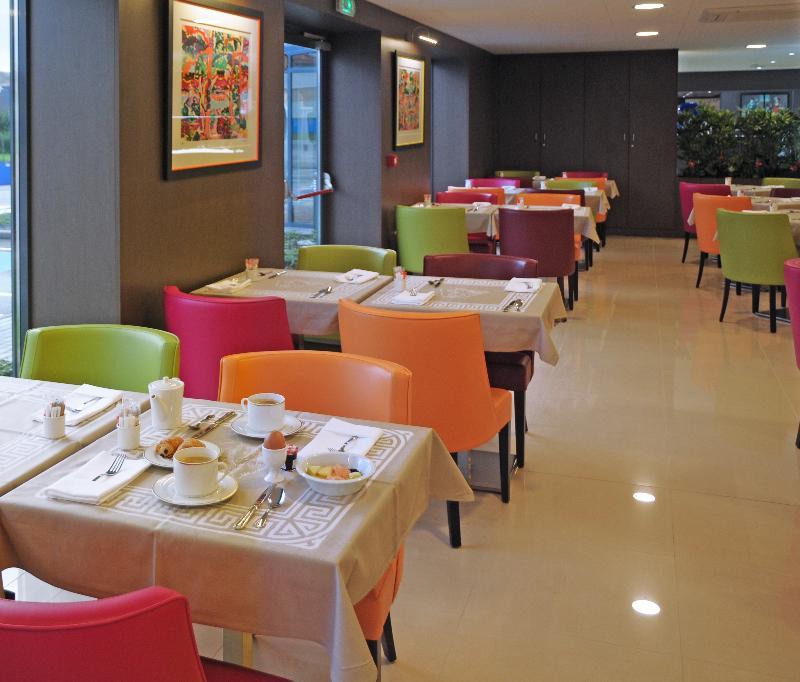 Hotel Roi Soleil Prestige Strasbourg Schiltigheim Esterno foto